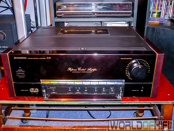 Pioneer C-73 med blåt lys